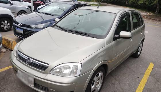 CHEVROLET CORSA 1.4 MPFI MAXX 8V FLEX 4P MANUAL CHEVROLET CORSA 1.4 MPFI MAXX 8V FLEX 4P MANUAL